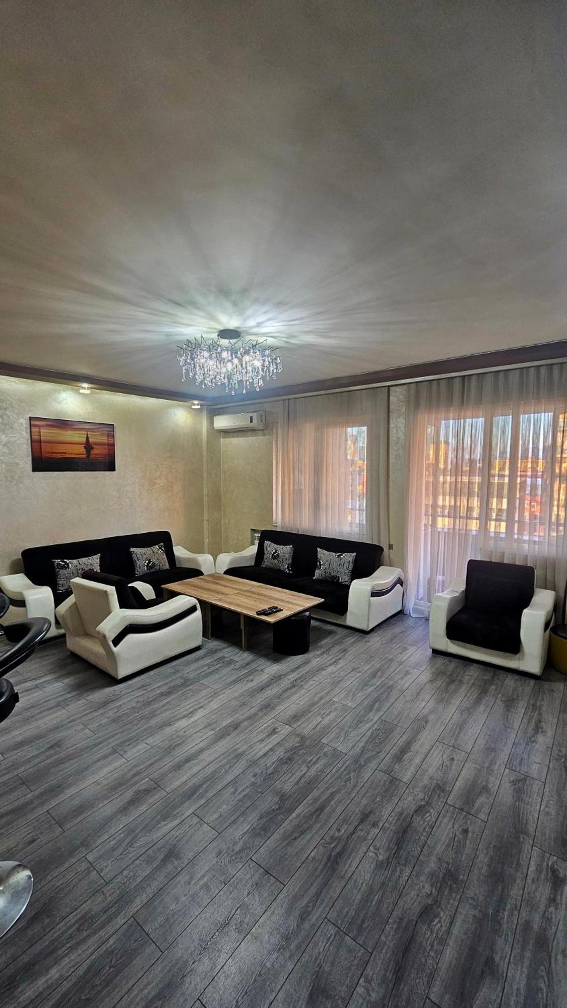 Nukri-2017 Apartment Батуми Екстериор снимка